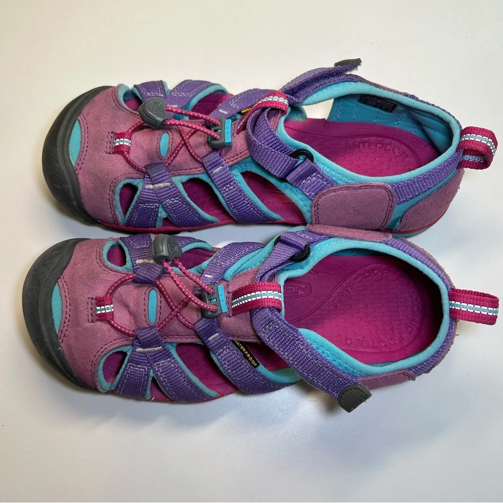 Keen Seacamp II CNX Youth 4 Closed Toe Toggle Lace Purple Pink Teal 1014477